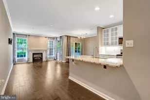 25230 Pond View Square, Chantilly, VA 20152 - Photo 14