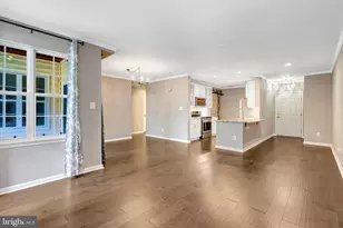 25230 Pond View Square, Chantilly, VA 20152 - Photo 16