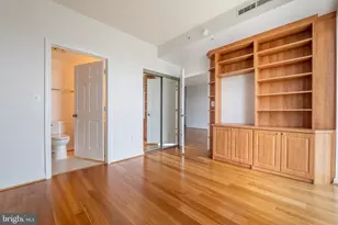 19355 Cypress Ridge Terrace, Leesburg, VA 20176 - Photo 12