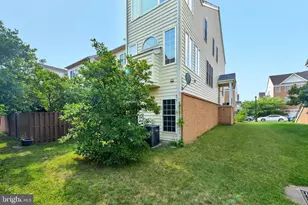 42704 Sandman Terrace, Chantilly, VA 20152 - Photo 4