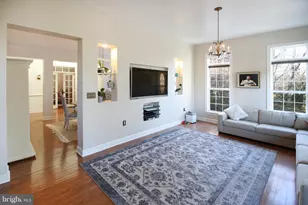 18400 Lanier Island Square, Leesburg, VA 20176 - Photo 4