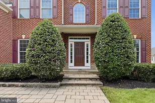 25577 Royal Hunter Dr, Aldie, VA 20105 - Photo 2