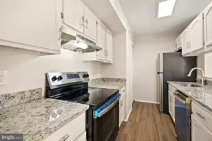 46 Simeon Ln, Sterling, VA 20164 - Photo 8