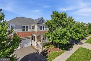 42522 Stratford Landing Dr, Brambleton, VA 20148 - Photo 2