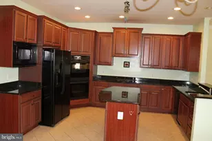 24907 Earlsford Dr, Chantilly, VA 20152 - Photo 2