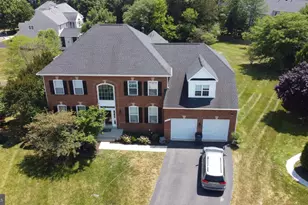 25783 Fenian Ct, Chantilly, VA 20152 - Photo 1
