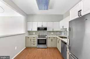 19375 Cypress Ridge Terrace, Leesburg, VA 20176 - Photo 8