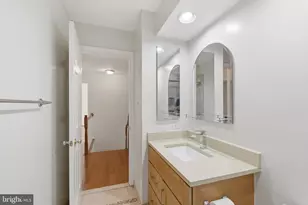 46405 Esterbrook Cir, Sterling, VA 20165 - Photo 38