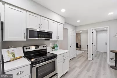 10166 Yorktown Way, Great Falls, VA 22066 - Photo 16