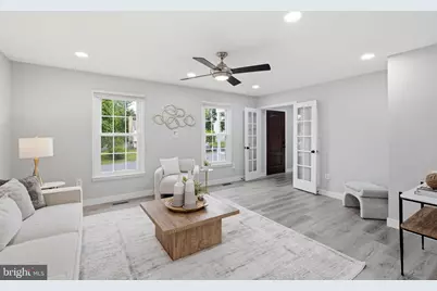 10166 Yorktown Way, Great Falls, VA 22066 - Photo 6
