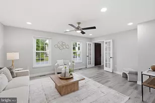 10166 Yorktown Way, Great Falls, VA 22066 - Photo 6