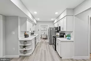 10166 Yorktown Way, Great Falls, VA 22066 - Photo 18