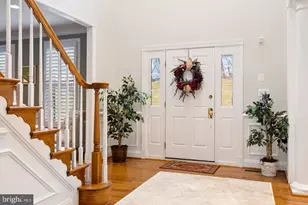 15058 Bankfield Dr, Waterford, VA 20197 - Photo 2