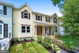 220 Meadows Ln NE, Leesburg, VA 20176 - Photo 4