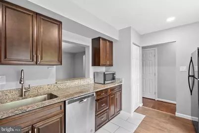 220 Meadows Lane NE, Leesburg, VA 20176 - Photo 10