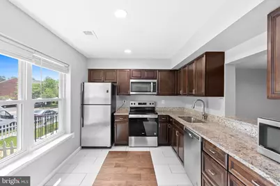 220 Meadows Lane NE, Leesburg, VA 20176 - Photo 8