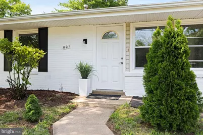 501 E Poplar Road E, Sterling, VA 20164 - Photo 4