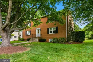 130 S 29th Street S, Purcellville, VA 20132 - Photo 1