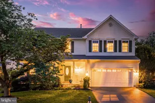 43262 Stoneyglen Ct, Ashburn, VA 20147 - Photo 2