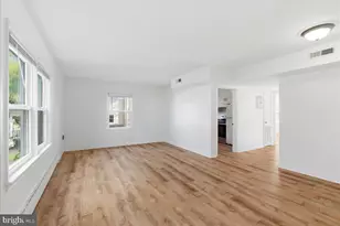 130 S 29th St, Purcellville, VA 20132 - Photo 2