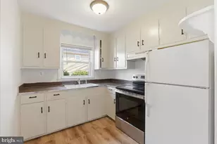 130 S 29th St, Purcellville, VA 20132 - Photo 6