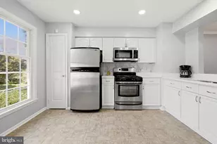 21140 Winding Brook Square, Ashburn, VA 20147 - Photo 2