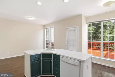 47606 Watkins Island Square, Sterling, VA 20165 - Photo 18
