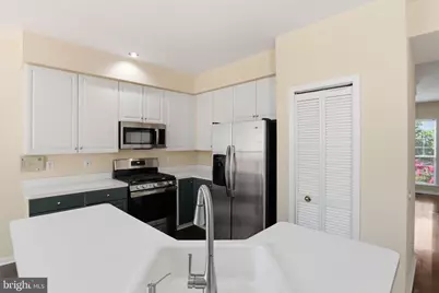 47606 Watkins Island Square, Sterling, VA 20165 - Photo 16