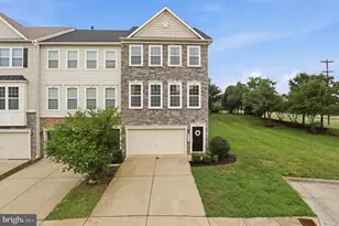 42251 Dean Chapel Square, Chantilly, VA 20152 - Photo 2