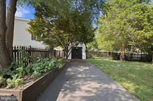 611 S King St, Leesburg, VA 20175 - Photo 32
