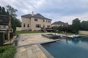 20262 Redrose Dr, Sterling, VA 20165 - Photo 2
