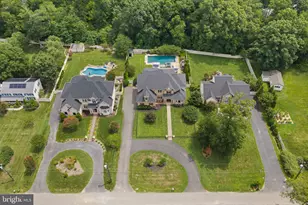 20262 Redrose Dr, Sterling, VA 20165 - Photo 2