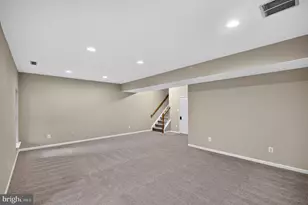 25915 Kirkwood Square, Chantilly, VA 20152 - Photo 32