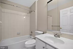 25915 Kirkwood Square, Chantilly, VA 20152 - Photo 28