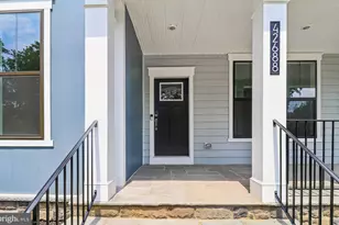 42688 Cattail Crk Dr, Leesburg, VA 20176 - Photo 2