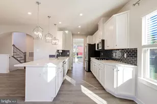 13 S Locust St, Lovettsville, VA 20180 - Photo 12