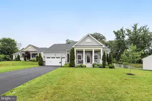 26798 Barnsley Pl, Chantilly, VA 20152 - Photo 4