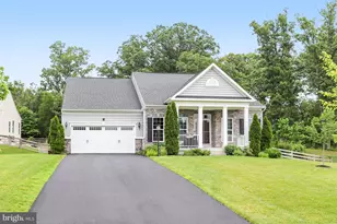 26798 Barnsley Pl, Chantilly, VA 20152 - Photo 2