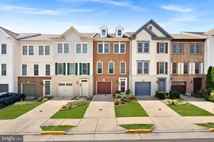 211 Great Laurel Square SE, Leesburg, VA 20175 - Photo 2