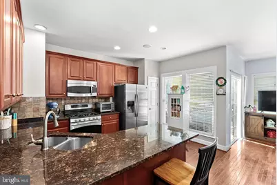 211 Great Laurel Square SE, Leesburg, VA 20175 - Photo 12