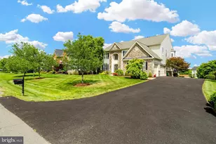 22374 Dolomite Hills Dr, Ashburn, VA 20148 - Photo 2