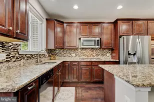 24837 Mason Dale Terrace, Chantilly, VA 20152 - Photo 2