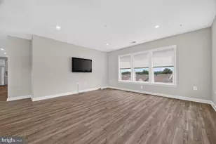21630 Hawksbill High Cir, Sterling, VA 20164 - Photo 20