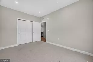 21630 Hawksbill High Cir, Sterling, VA 20164 - Photo 32