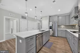 21630 Hawksbill High Cir, Sterling, VA 20164 - Photo 12
