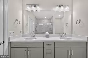 21630 Hawksbill High Cir, Sterling, VA 20164 - Photo 26