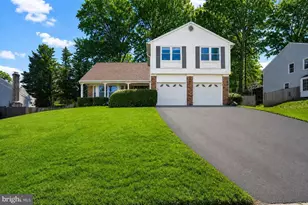 203 Markwood Dr, Sterling, VA 20165 - Photo 1