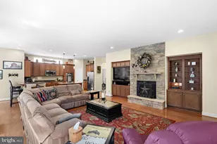 42755 Chatelain Cir, Brambleton, VA 20148 - Photo 16