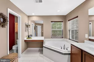 42755 Chatelain Cir, Brambleton, VA 20148 - Photo 30