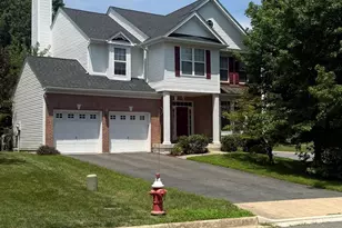 35554 Sarasota St, Round Hill, VA 20141 - Photo 2